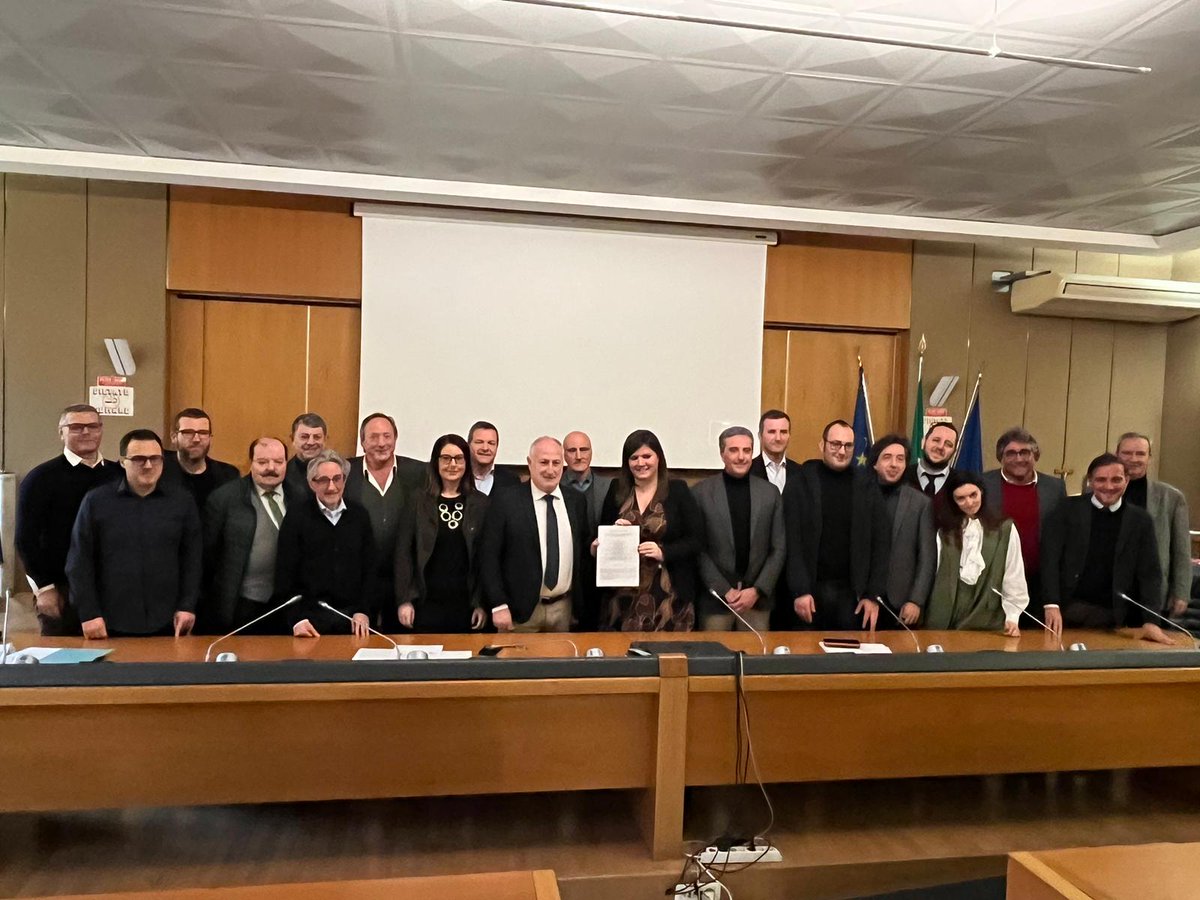 toscananotizie's tweet photo. #Formazione e #lavoro. Nasce il patto locale della @ProvinciaMS 

▶️https://t.co/2NTTpxXydb https://t.co/tE2xpgkLor