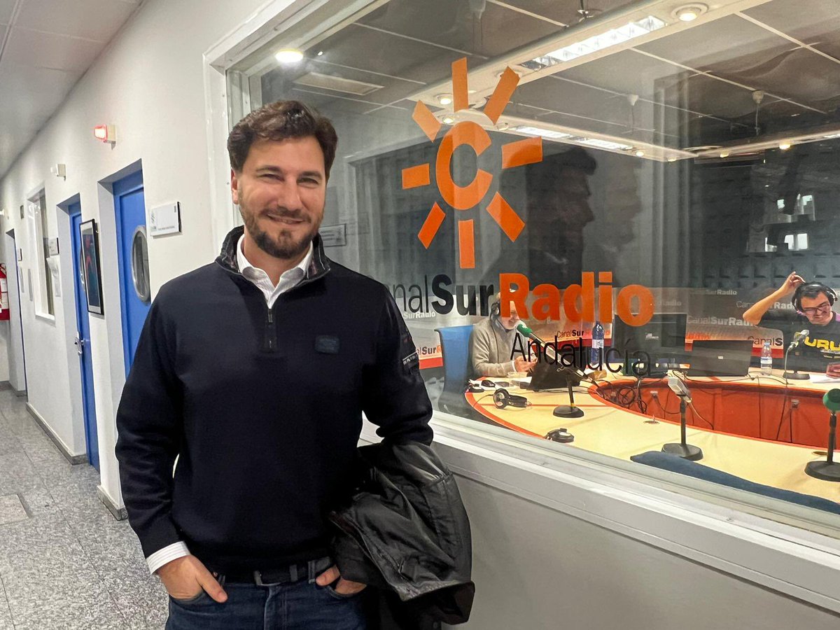 Esta mañana hemos pasado un buen rato hablando de #Espermatozoides en @AndaConVigorra 
canalsur.es/multimedia.htm…