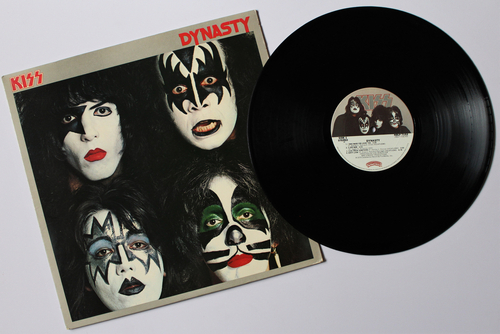This week on The Morning Spin we are celebrating Paul Stanley's Birthday! Let us know what your favorite song from the album is and you could win $20 to Stick It In Your Ear! 1047thecave.com/the-morning-sp…