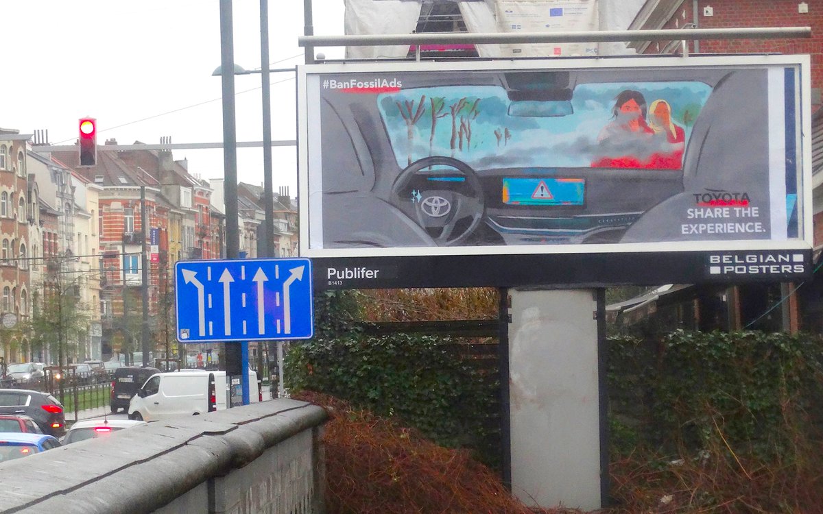 XR_Belgium's tweet image. #Adhack action by @BrandalismUK, @SubvertisersInt and #ExtinctionRebellion in #Brussels.
We demand that all governments strong regulation against #greenwashing and #lobbying by companies guilty of #ecocide.
Press article: brusselstimes.com/351336/activis…