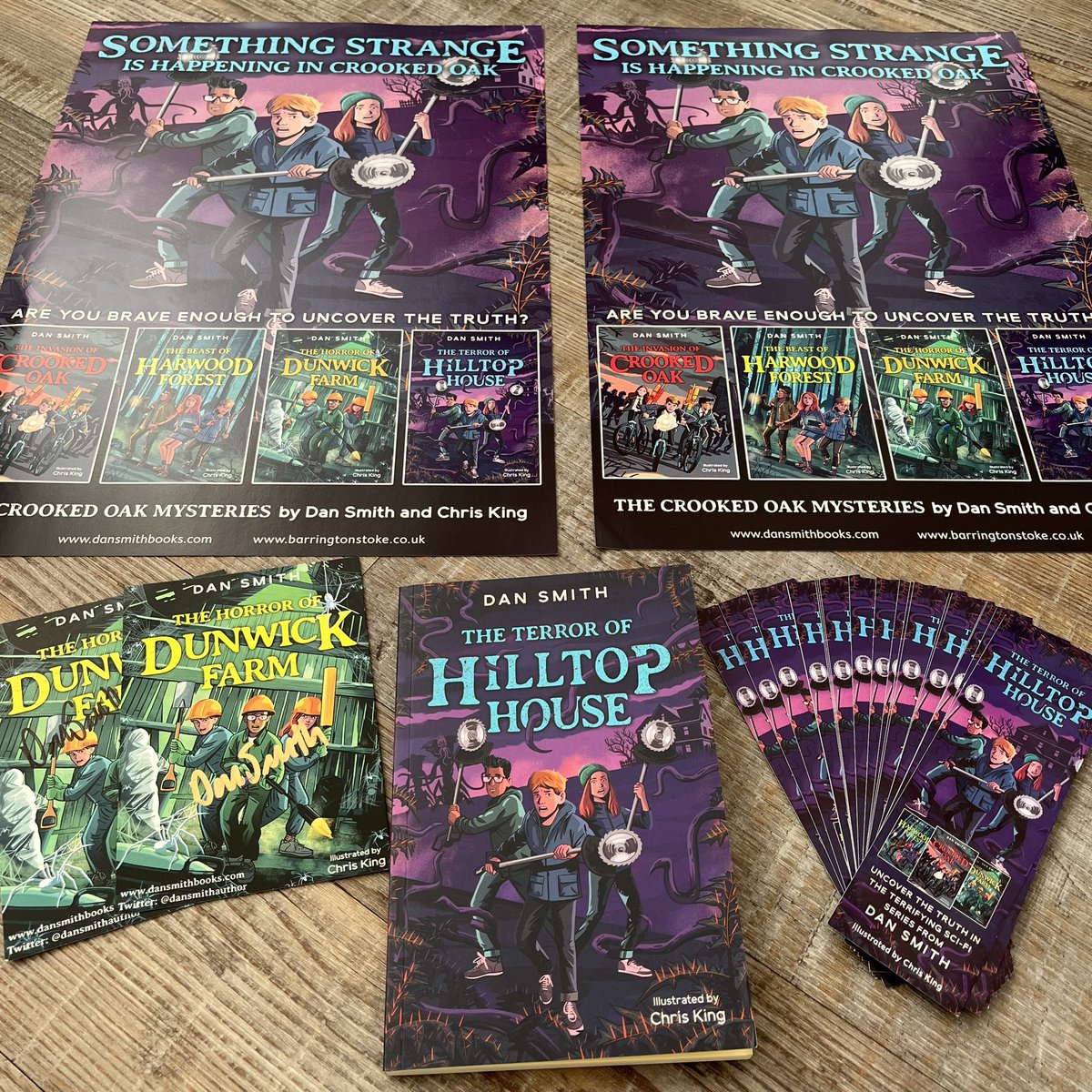 GIVEAWAY! I’m giving away a signed copy of THE TERROR OF HILLTOP HOUSE along with a few Crooked Oak goodies to one lucky winner. Follow and RT by 26th Jan 2023 to be included in the draw!