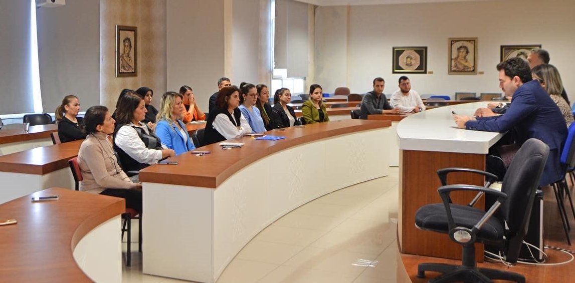 hmkusbf's tweet photo. Rektörümüz Prof. Dr. Veysel EREN, Rektör Yardımcımız Prof. Dr. Erhan YENGİL, Prof. Dr. Cemil Serhat AKIN ve Rektör Danışmanı Doç. Dr. Serpil KIR ELİTAŞ 16.01.2023 tarihinde Sağlık Bilimleri Fakültesinin idari ve akademik personeli ile bir araya geldi.
@mkuniv https://t.co/EomGDYDeMU