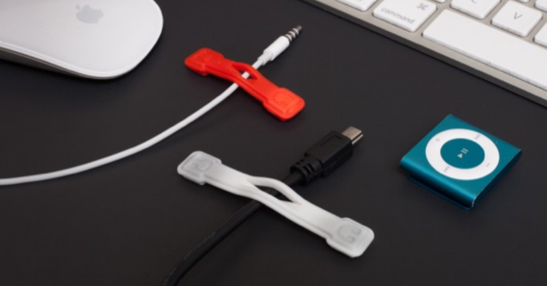 CloopBand's tweet image. The Cloop Chromed Base is clooptastic for my desk setup. No more cluttered cords and it&apos;s super easy to attach. 💪🏼💯 #cablemanagement #cloop #clooptopia