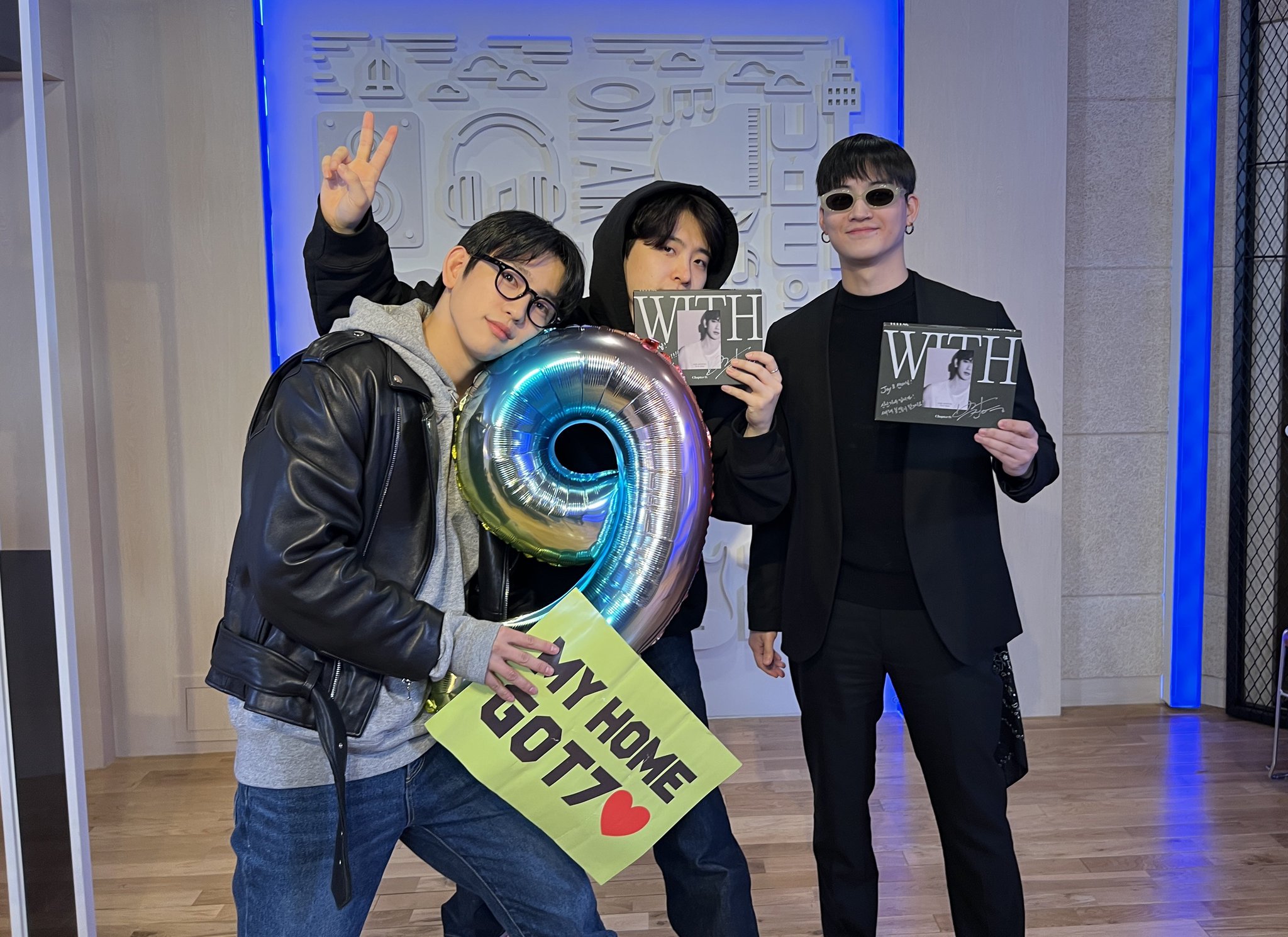 FmmIKaFaAAMNS36?format=jpg&name=large