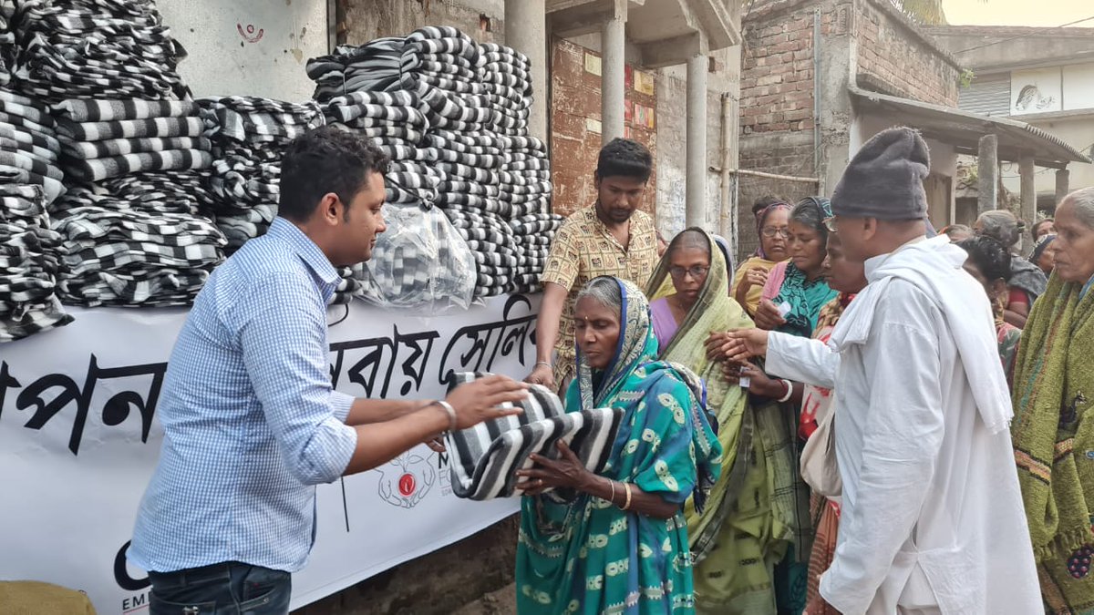 IndiaTribalCT's tweet photo. On 14th January, Magma Foundation and Celica Foundation, through India Tribal Care Trust, distributed blankets among 200 underprivileged villagers in rural areas of Bakkhali, South 24 parganas.
#support
#blanketdistribution
#bakkhali
#wecare
#tribalcare
#sdgs
#itct https://t.co/KoNVid478P