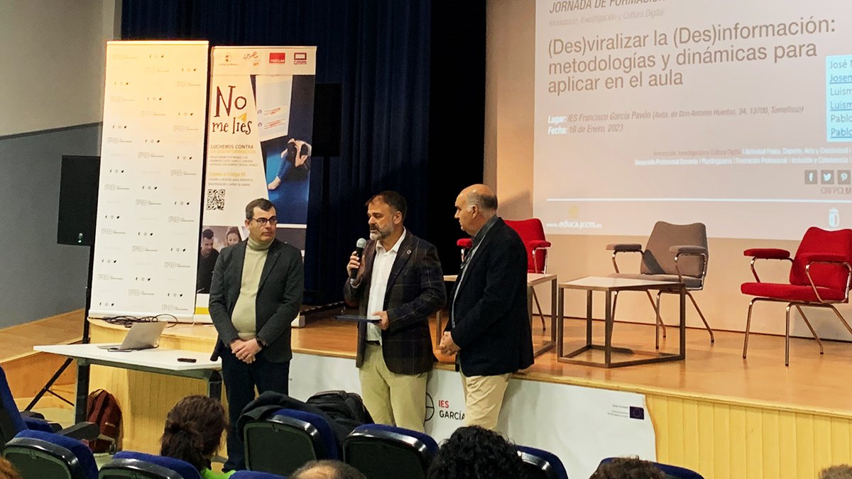 CRFPCLM's tweet photo. #Jornadas_CRFPCLM

Jornadas "(Des)viralizar la (Des)información: metodologías y dinámicas para aplicar en el aula", organizadas por @uclm_es  y @crfpclm en el IES Francisco García Pavón, en Tomelloso. Gracias por vuestra participación.  

@RosanaCLM 
@educajccm https://t.co/8ui7Yn6gFu