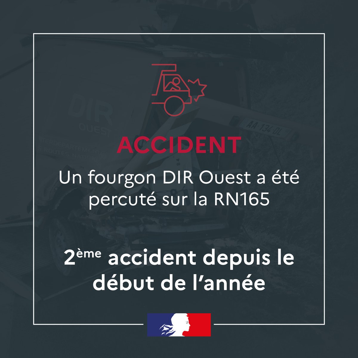 🚨2ème #accident 
Ce midi un fourgon a été percuté sur la #RN165 au niveau de la commune de St Evarzec dans le 29, alors qu'il était en protection d'un camion en panne. Les agents venaient à peine de descendre du fourgon.
Ils assurent votre #sécurité, n'oubliez jamais la leur !