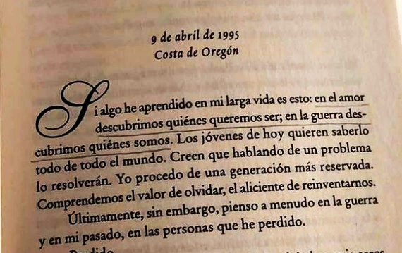 literlandweb1's tweet photo. “En el amor descubrimos quiénes queremos ser.
En la guerra descubrimos quiénes somos en realidad.”
"El ruiseñor", Kristin Hannah https://t.co/iMe0qMkHz9