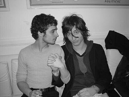 Happy birthday, Nick Valensi! 