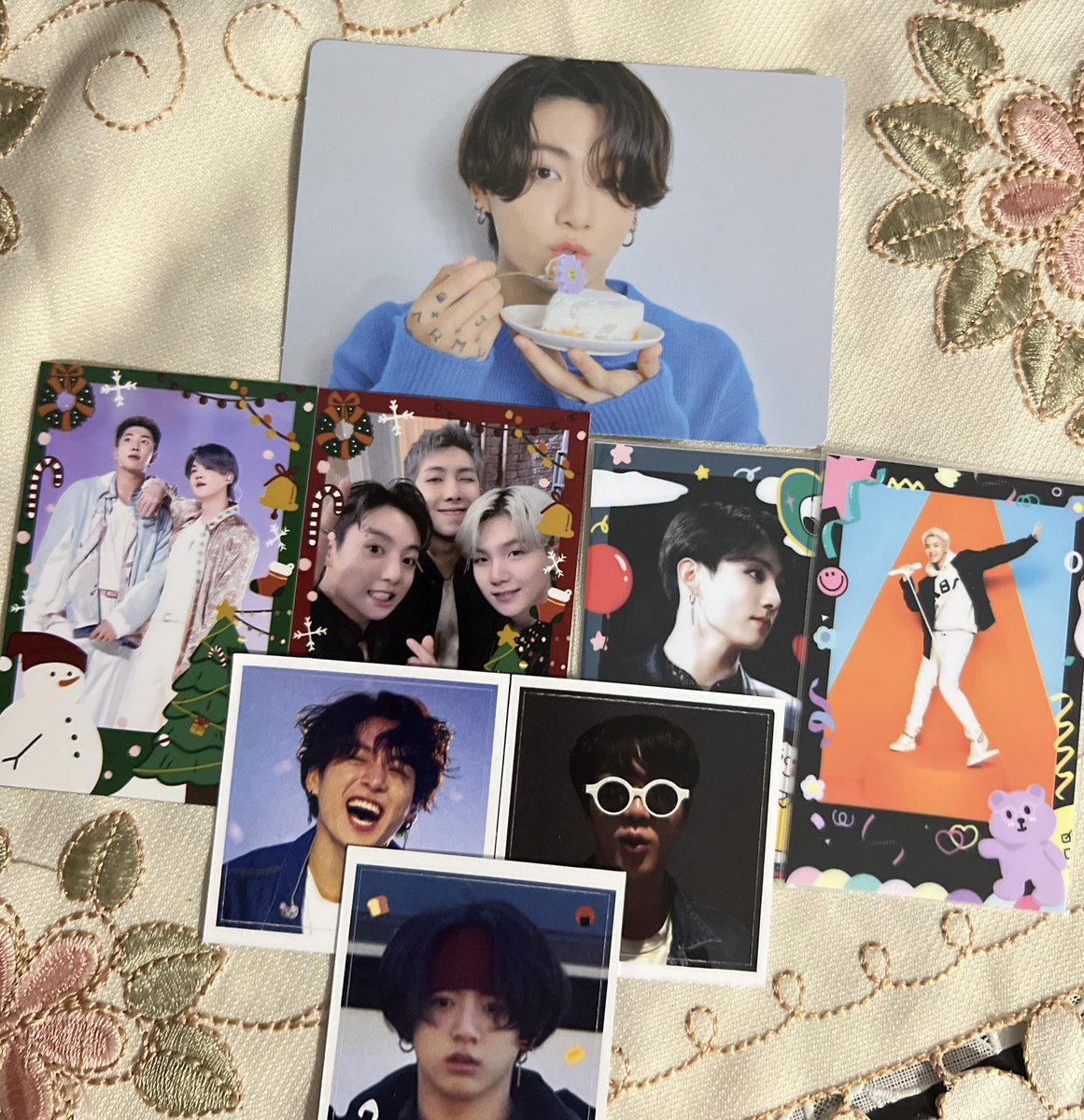 jeab_napuch's tweet photo. ได้รับฟตกจองกุกแล้วค่ะใบนี้อยากได้มาก น่ารักมากๆค่ะ ให้ของแถมมาเยอะเลยแอคน่ารักใจดีขอบคุณที่เป็นธุระให้นะคะ💜
@bb19995bb #chamolshop https://t.co/pefeAnc8c6