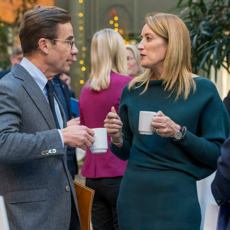 Europarl_SV's tweet photo. Idag är statsminister Ulf Kristersson på plats i Europaparlamentet för att presentera det svenska EU-ordförandeskapets prioriteringar och debattera med ledamöterna. 🇸🇪🇪🇺 

Följ direktsändningen från klockan 09.00! 

#EPsession #EU2023SE