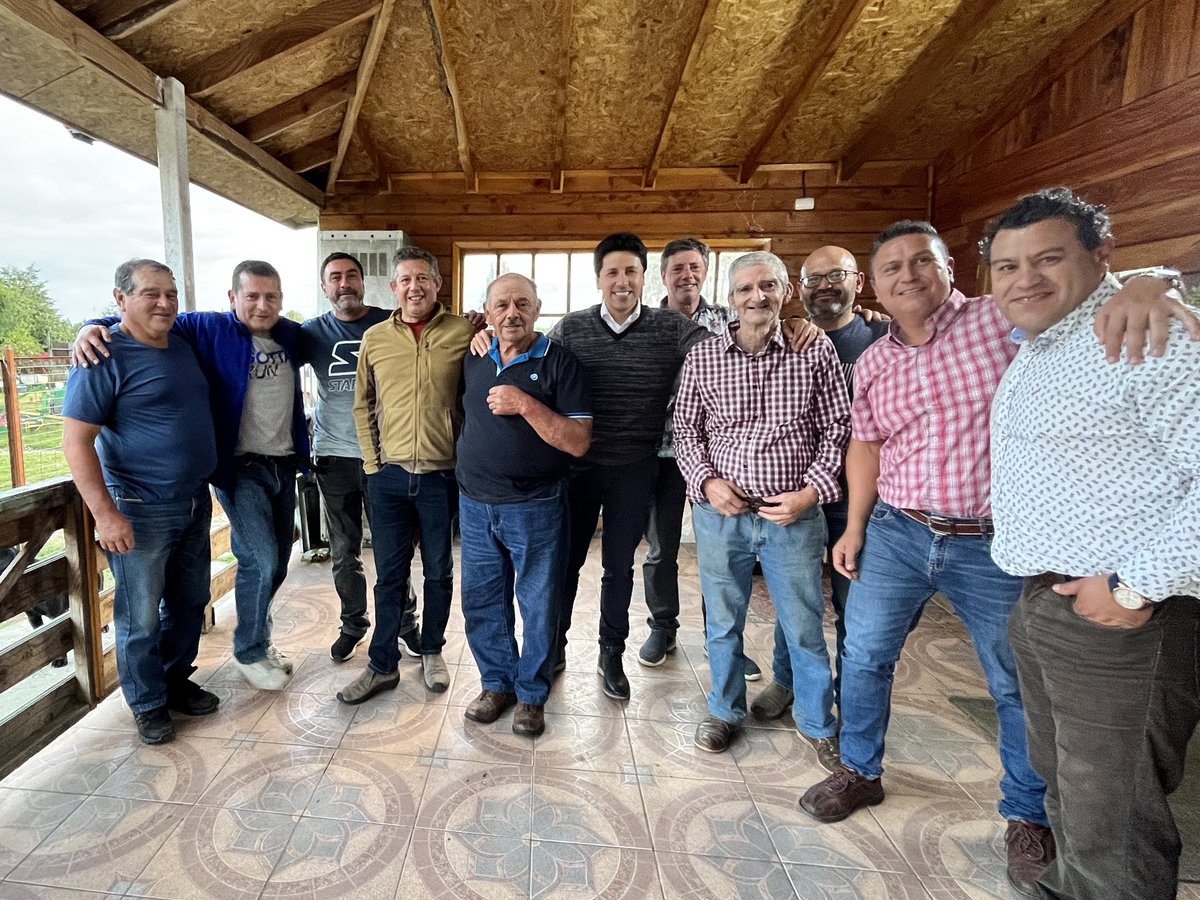Mauro_GonzalezV's tweet photo. ✅ Fin de semana de terreno junto a los amig@s, con @WAINRAIHGT y el equipo estuvimos en #lenca, #chaicas y #saltochico
🙌 Muchas gracias a las vecinas y vecinos por su confianza en nuestro trabajo y por recibirnos siempre con cariño🫶
#juntosavancemos🤜🤛
#maurodiputado https://t.co/cWF3z2FZCP
