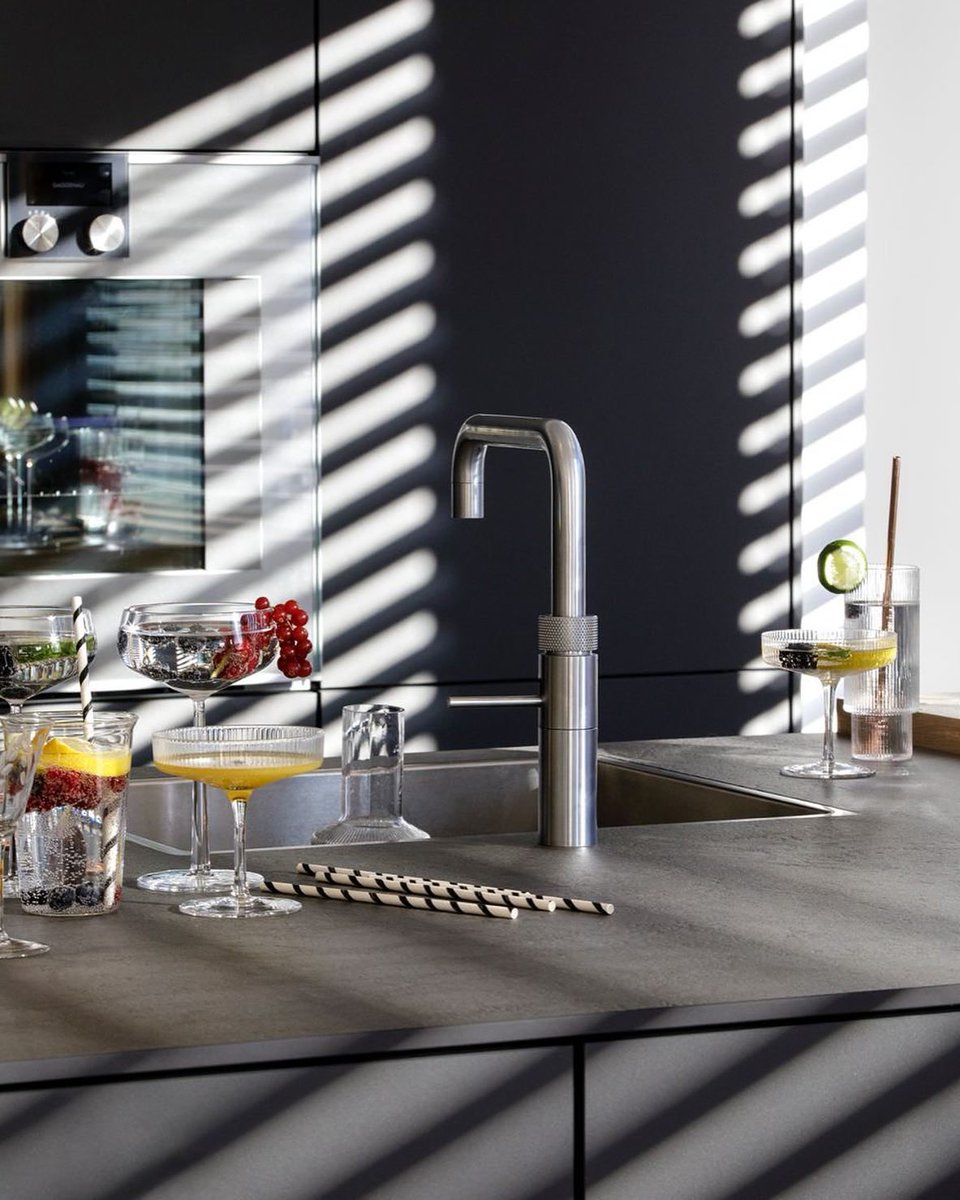 Want cold, boiling, filtered or even sparkling water? All in one? Look no further than Quooker. 😍

#kitchendesigners
#quookertaps #boilingwatertap 
#kitchenappliances #devonkitchens 
#kitchendesign #kitchentrends