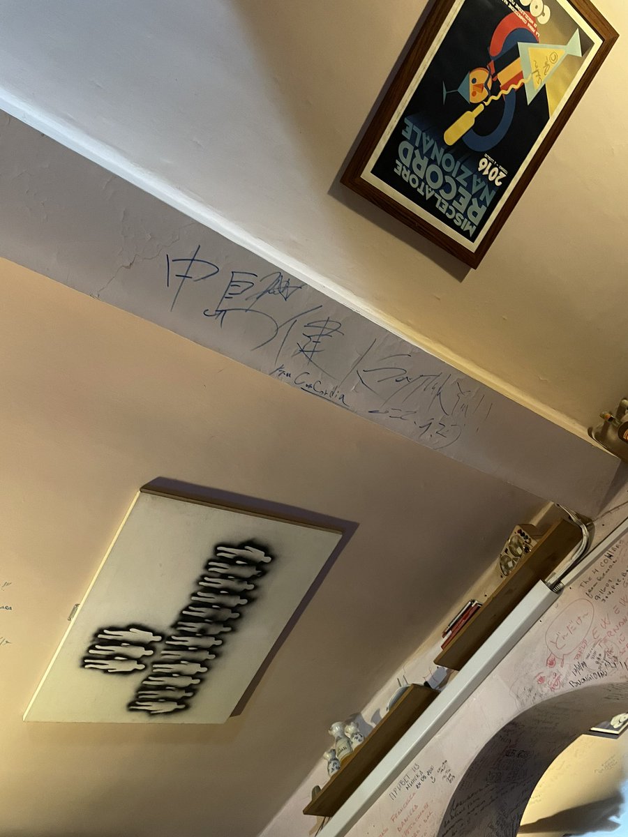 イタリア旅行でケンティーのサイン拝見しに行きました！！ さすが中島