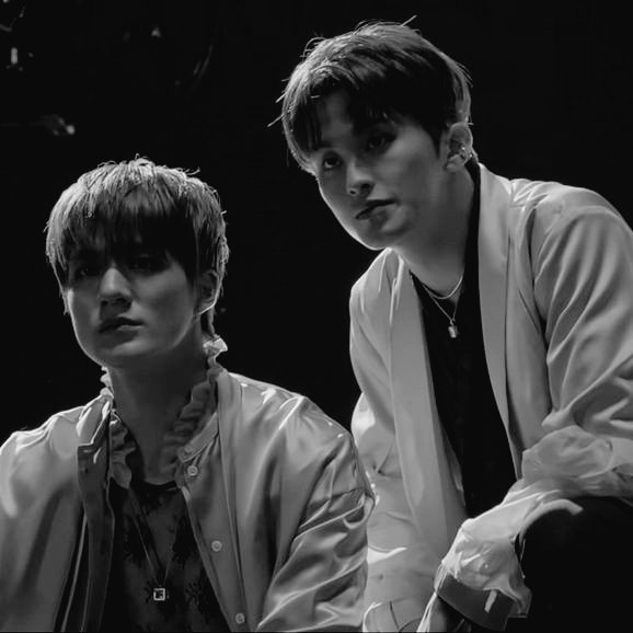 aarevann's tweet image. ── Wet pt. 2 ; Three To One 
    Markno , Jaemjen , Hyuckno oneshoot au 🔞

    Jevan dan Chandra yang terbangun dan berakhir bergabung dengan kegiatan panas Marka dan Jendra.

CW // NSFW , BOYPUSSY , etc.

©. aarevann