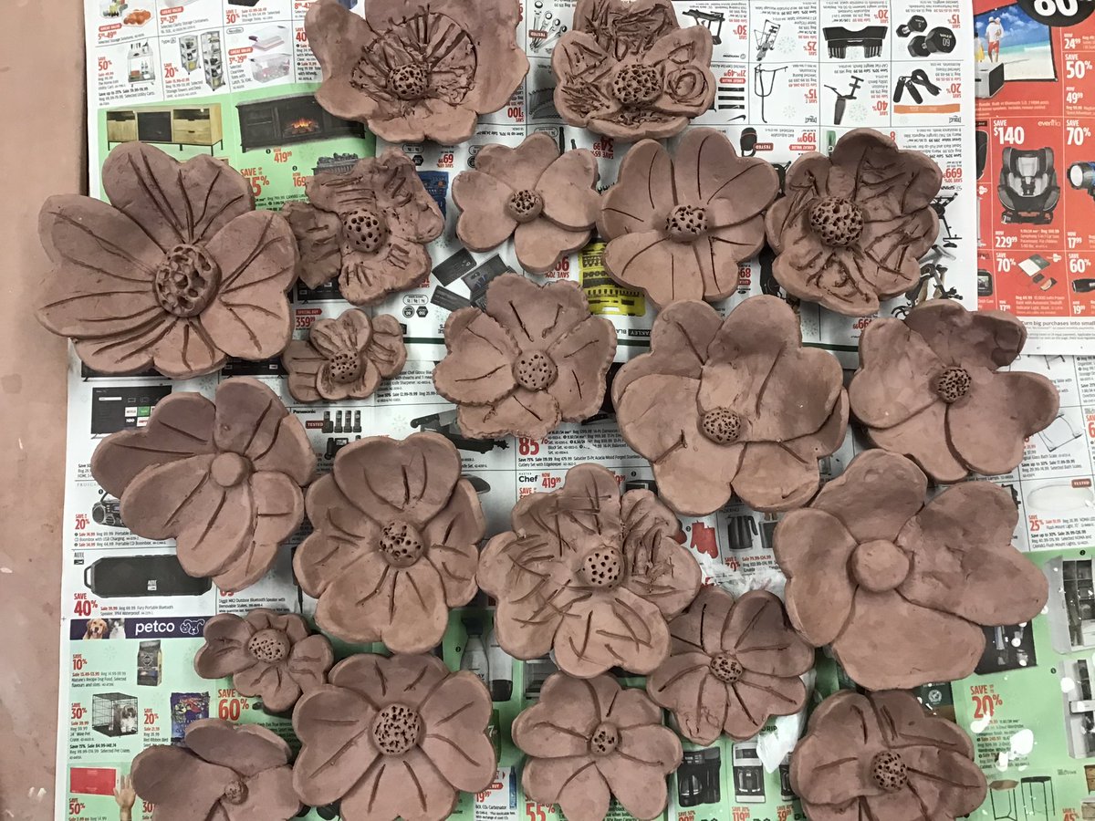 Heart  flowers made by young potters from Ms. Gillis’s  Primary class.  Going in the kiln today…looking forward to glazing these beauties. <a href="/HRCEFineArts/">HRCEFineArts</a> <a href="/stcatschool/">École St Catherines</a> #ThanksToYouHalifax