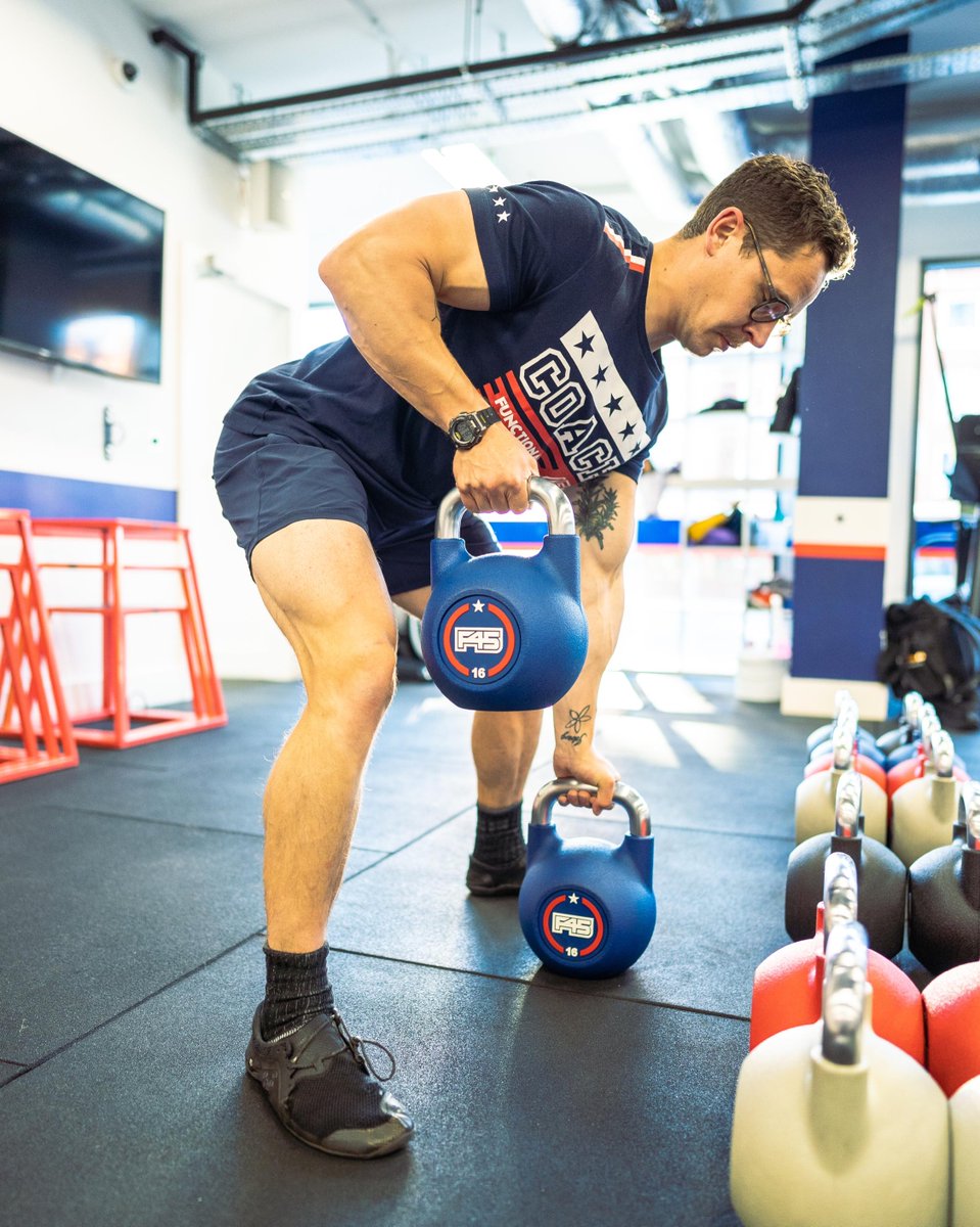 BamseyDigital's tweet image. Just one more rep.. 👀💪

#f45training #teamtraininglifechanging #f45 #gymcontent