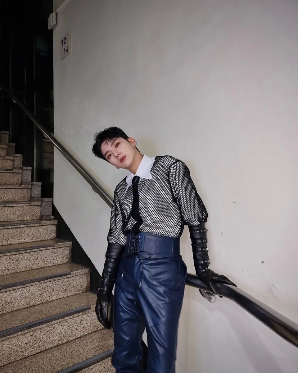 DeepBluekh's tweet photo. 230116 #기현 #KIHYUN 

[ yookihhh ]

한주간의 마무리 https://t.co/vlJFfiAvza