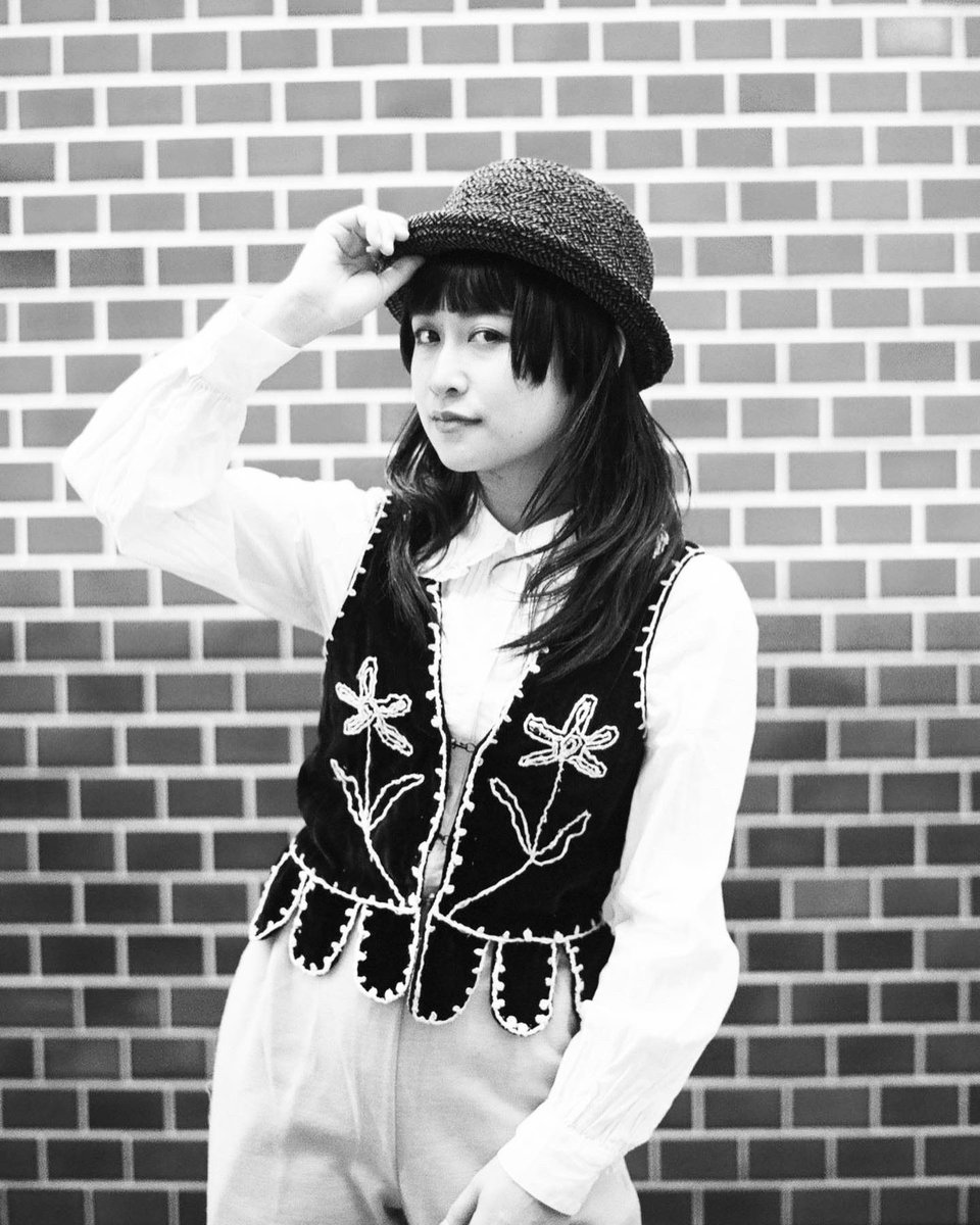 chan_172218's tweet photo. 皆さん今日も一日お疲れ様です☕️

どんな一日だったかな？？

この写真は、
野田hanasakiの撮影中
個人のアーティスト写真用にも撮って貰った時のものです🥰

1枚目がお気に入りでプロフィールにも使ってます♡

@Gyarantick さんありがとうございます✨

 #拡散希望  #被写体モデル  #モデル https://t.co/grm34W50oX