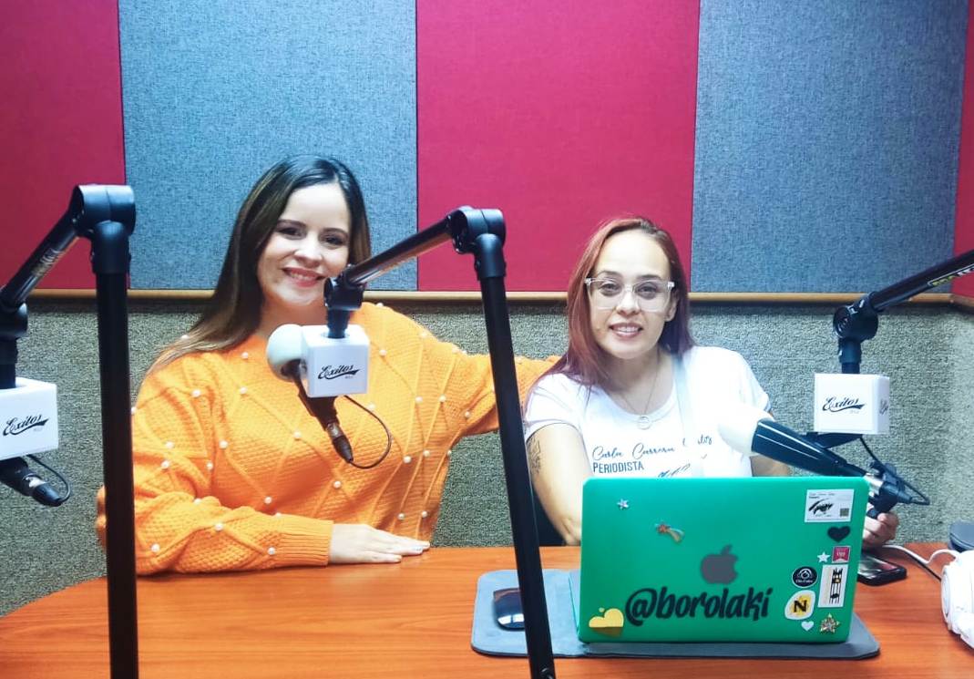 Exitos931's tweet photo. Carla y Kenji comienzan el 2023 recargadas en Cita Éxitos https://t.co/ok0tIsWidL a través de @unionradionet @Borolaki @KenjiMillan https://t.co/jZV3GTSbsa