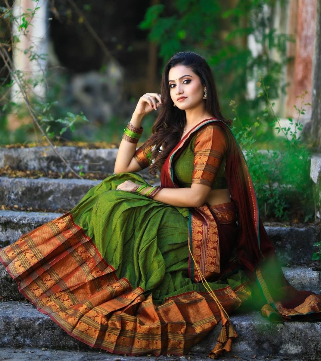 Sweetu_Sarika's tweet image. Not all girls are desperate for attention #Humble #stayhumble #contented