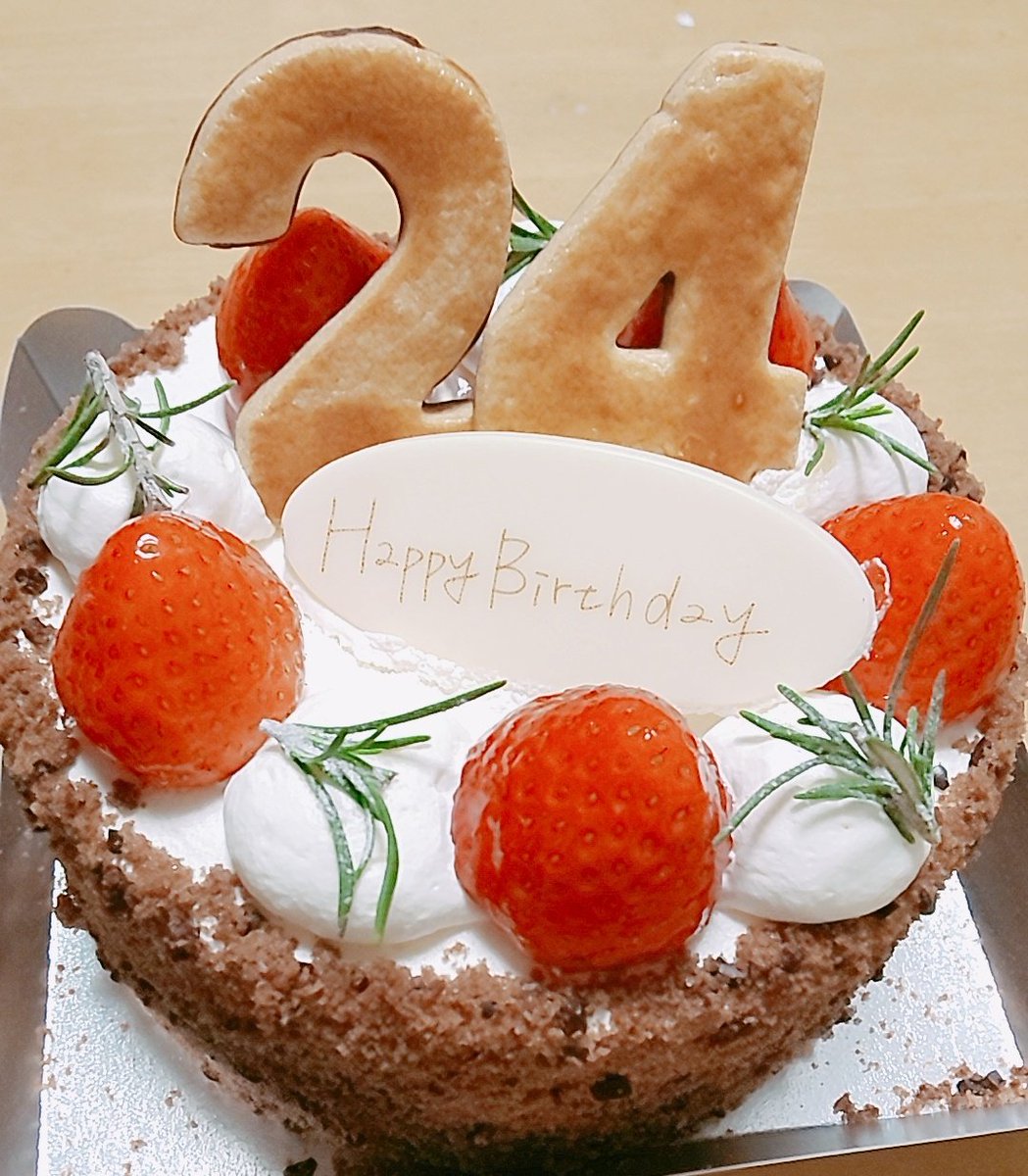 Akichi_Saison's tweet photo. 今年のケーキ！🥺💕
どうしても食べたいとこのケーキ買えて良かった😌 https://t.co/kEX8qqk3zy