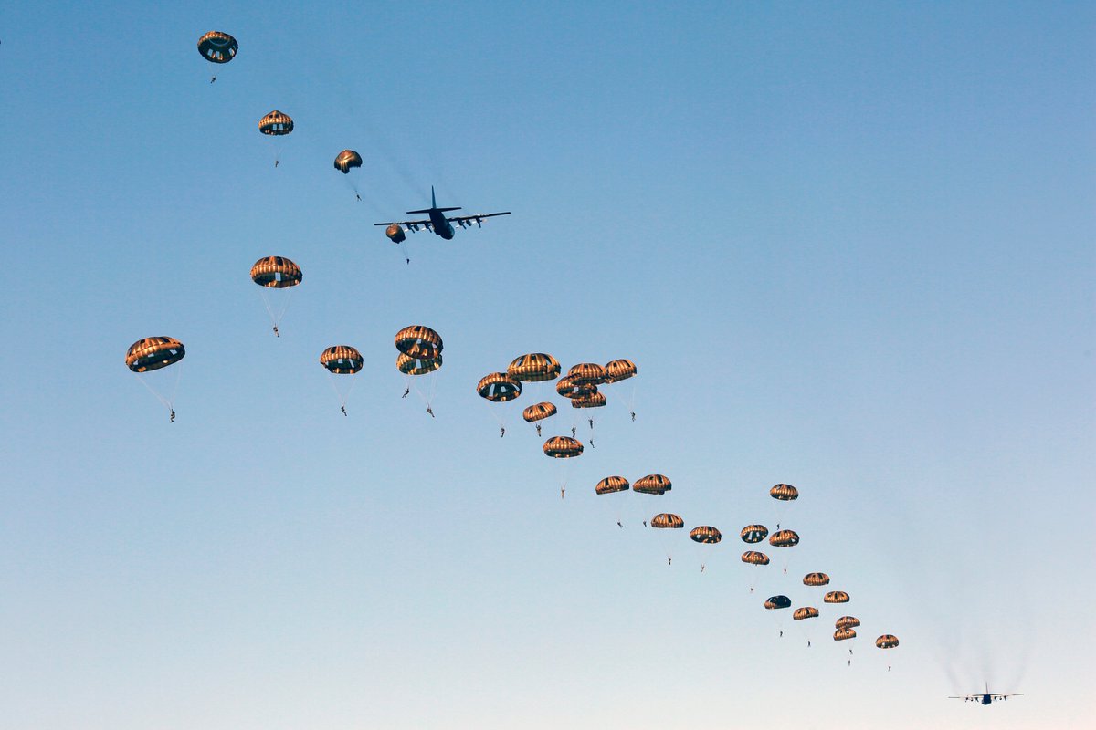 EATC_'s tweet photo. #Lookingback on #16January2017 #EATC published the first edition of the booklet for cross-parachuting
Pooling & sharing through common regulations, standardisation of procedures, interoperability of #AirTransport capacities!
Read more here➡️https://t.co/RoeEopPJLT
#AirMobility https://t.co/obRJPzzBVM