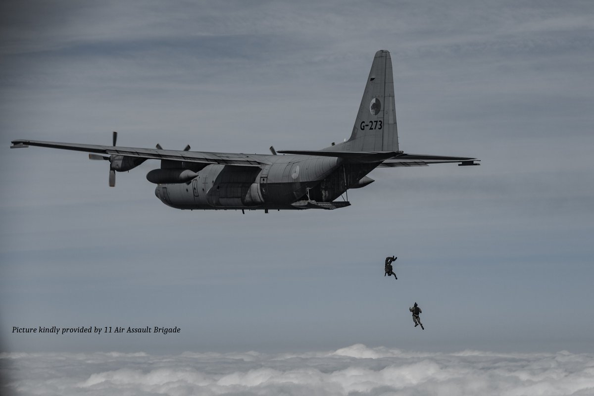 EATC_'s tweet photo. #Lookingback on #16January2017 #EATC published the first edition of the booklet for cross-parachuting
Pooling & sharing through common regulations, standardisation of procedures, interoperability of #AirTransport capacities!
Read more here➡️https://t.co/RoeEopPJLT
#AirMobility https://t.co/obRJPzzBVM