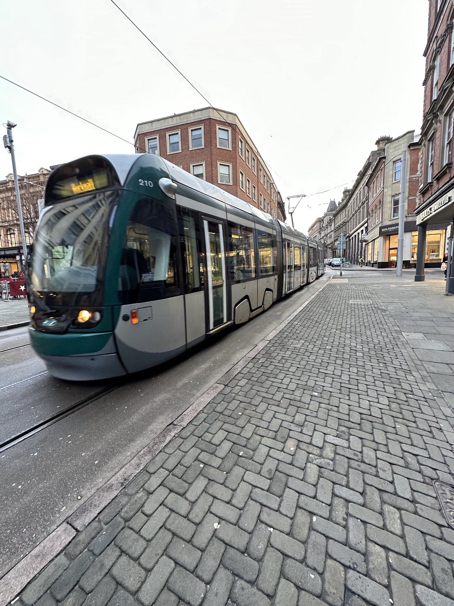 BakerBairdComms's tweet photo. No better place for discussing #investment in #connectivity and #innovation than our home city Nottingham. Whether it’s tram, train, bus, bike or e-scooter, we keep on moving. #NottsSummit @CllrDavidMellen @AudraWynter @MyNottingham @MidsConnect https://t.co/H7yd9gimfM