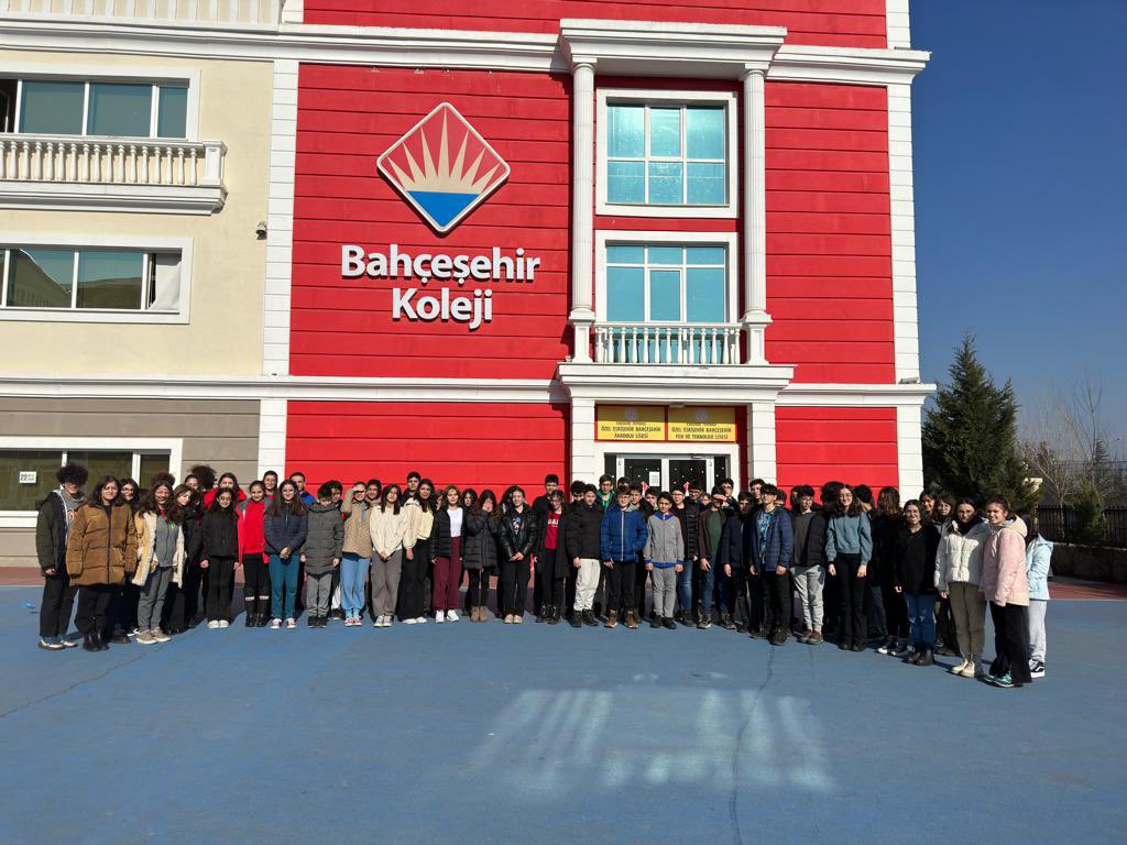 BK_Eskisehir's tweet photo. 8. Sınıf öğrencilerimiz, TÖDER Sınavında Türkiye geneli tüm özel ve devlet okulları arasında net sayısında Türkiye 1. si, ortalama puanda da Türkiye 2. si oldu. Öğrencilerimizi ve öğretmenlerimizi tebrik ediyoruz. https://t.co/cPaREltZLE