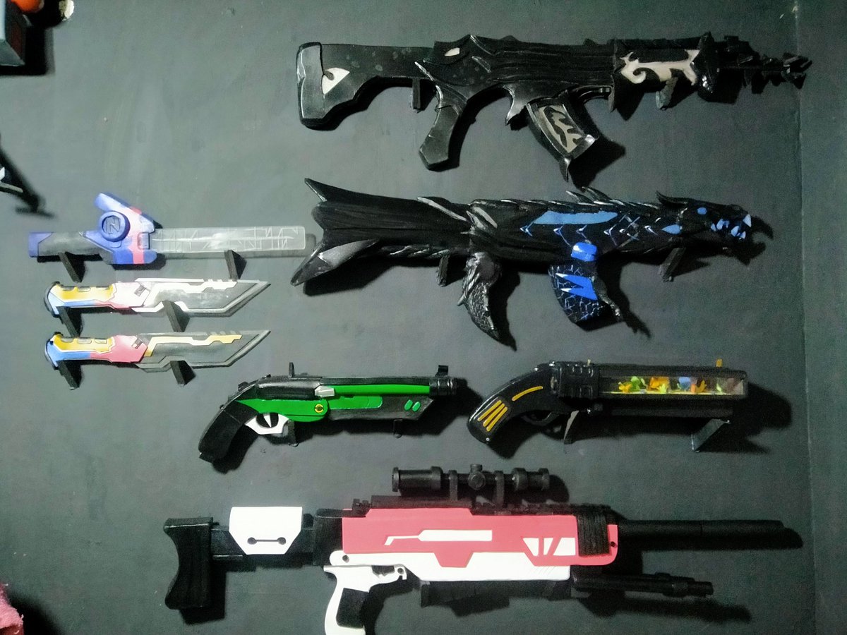 of_merp's tweet photo. Pretty 😍💖
#Valorant #skinner #reaver #elderflame #snakebyte #neptune #spectrum #glitchpop #vandal #shorty #melee #ValorantPH #cosplay https://t.co/4DHRWqWVma