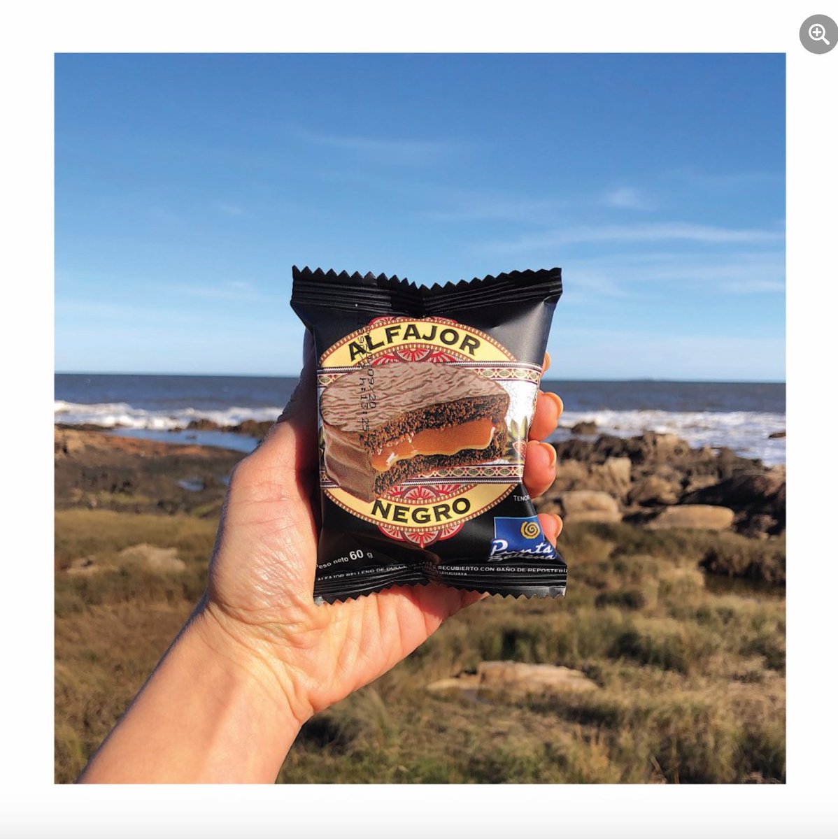 Un #AlfajorNegro para comenzar la semana y listo.. ¡Buena semana!
#PuntaBallena 
—
Punta Ballena l Hacemos Punta en Calidad
alfajorespuntaballena.com