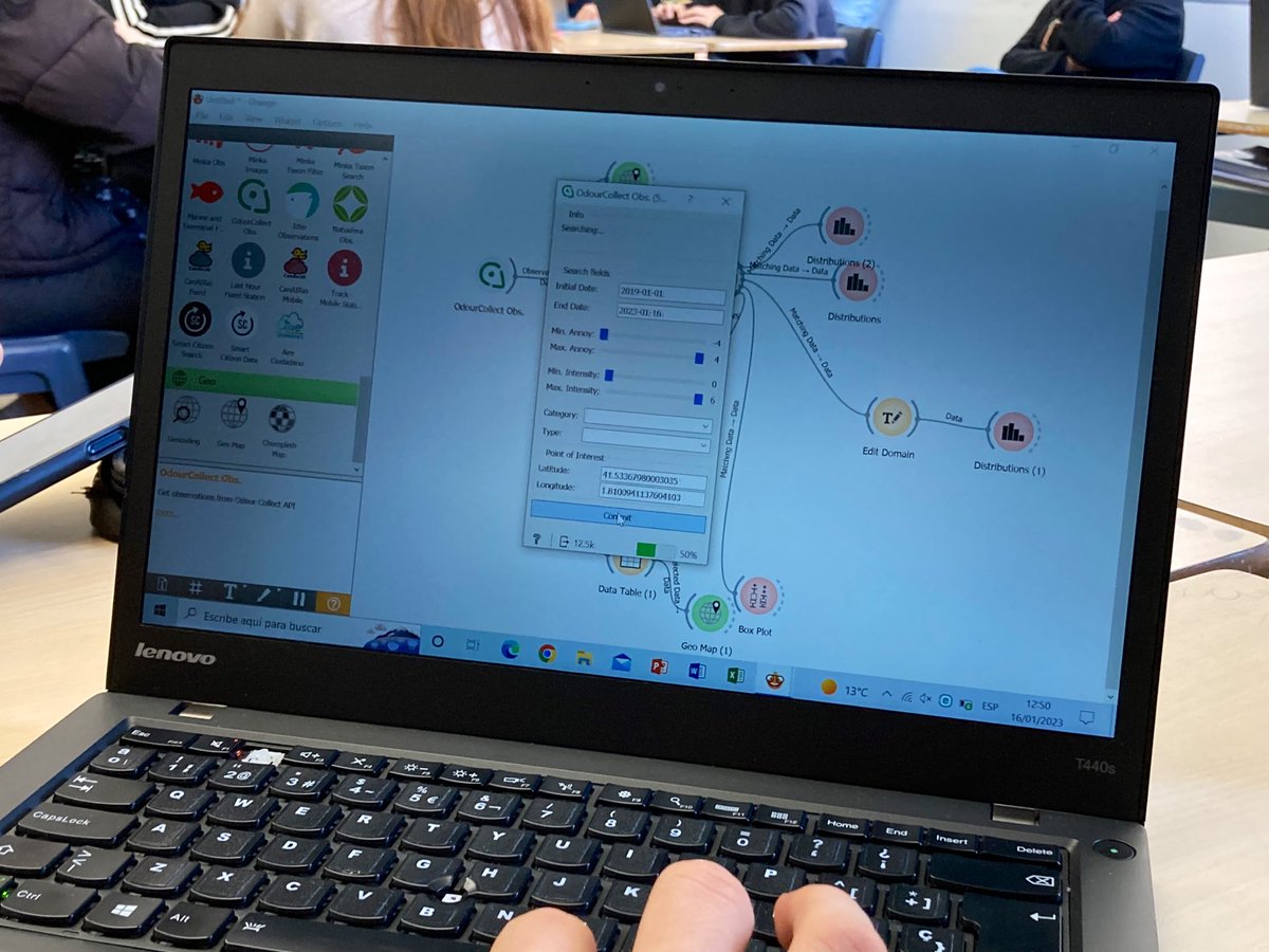 Odourcollect's tweet photo. Introduir l'anàlisi de dades d'investigacions reals de #ciènciaciutadana als centres educatius és tot un repte 📊🧬

Avui, a l'@escolagravi s'ha fet una #Datathon al marc del projecte @Cos4Cloud , on s'ha treballat amb dades d'#olors recollides amb l'APP @Odourcollect 👃📱 https://t.co/wmOZ0g9d72