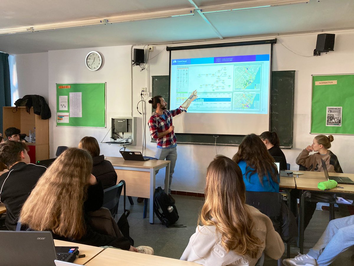 Odourcollect's tweet photo. Introduir l'anàlisi de dades d'investigacions reals de #ciènciaciutadana als centres educatius és tot un repte 📊🧬

Avui, a l'@escolagravi s'ha fet una #Datathon al marc del projecte @Cos4Cloud , on s'ha treballat amb dades d'#olors recollides amb l'APP @Odourcollect 👃📱 https://t.co/wmOZ0g9d72
