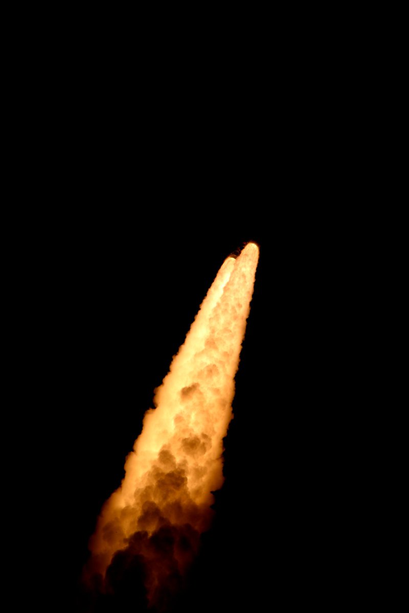 ESA_de's tweet photo. 2022 war ein tolles Jahr für die erste #Artemis Mission und @NASA_orion mit dem europäischen Servicemodul 1.
Schaut euch an, was mit den Modulen 2–9 passiert. (Spoiler: #3 wird gerade in 🇩🇪 gebaut!)
#AufZumMond
🚀 https://t.co/txqlsU2xyc https://t.co/Cr4RzgWsE7