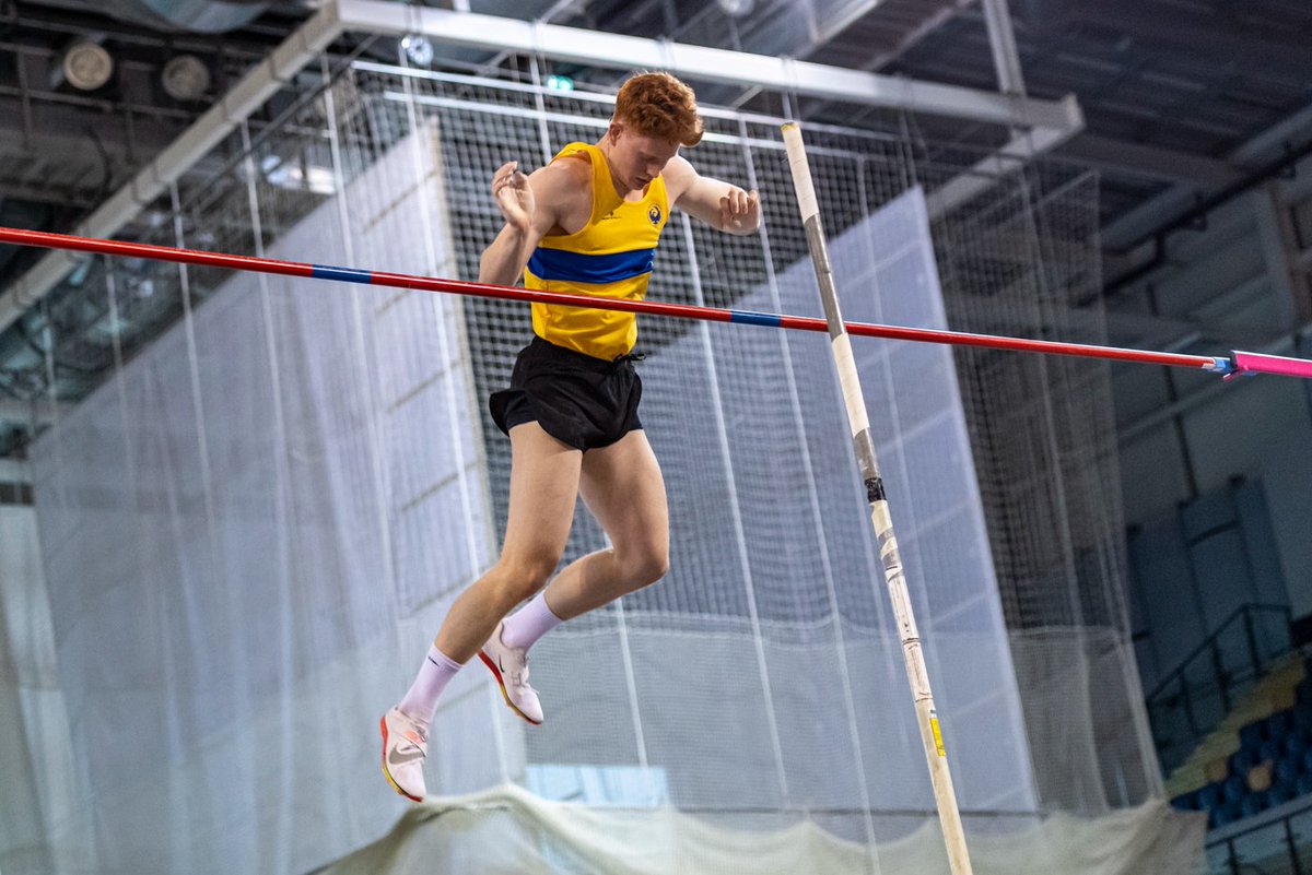 GO VAULT #SALachieve Pleased to highlight again superb 5.32 PB @RJ14Nairne @gnaac1 pole vault @LboroSport Reuben now 3rd all-time indoors (Jax Thoirs 5.65, Gregor MacLean 5.40) Well done👏 @SALChiefExec @SAL_Coaching @SALDevelopment @AllanHammy @leslie_roy1 (📷@Bobby_ThatOneMo)