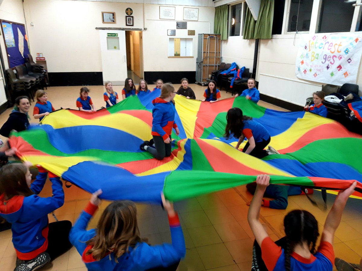 Milford_Guides's tweet photo. Back to Guides last week &amp; we welcomed 2 new girls to the unit. Thought it was about time we brought in some new games;  the girls had a riot with Horses &amp; Jockeys and Tablecloth Volleyball! Turns out you're never too old for parachute games either! @Guiding_LaSER @GGHambledon https://t.co/kyDLYCWOX5