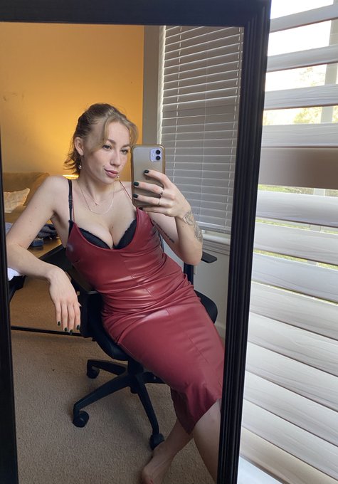 Hey friends! 🥰 Stella here, wanted to say THANK YOU for all the support of the new store!! We hit 50