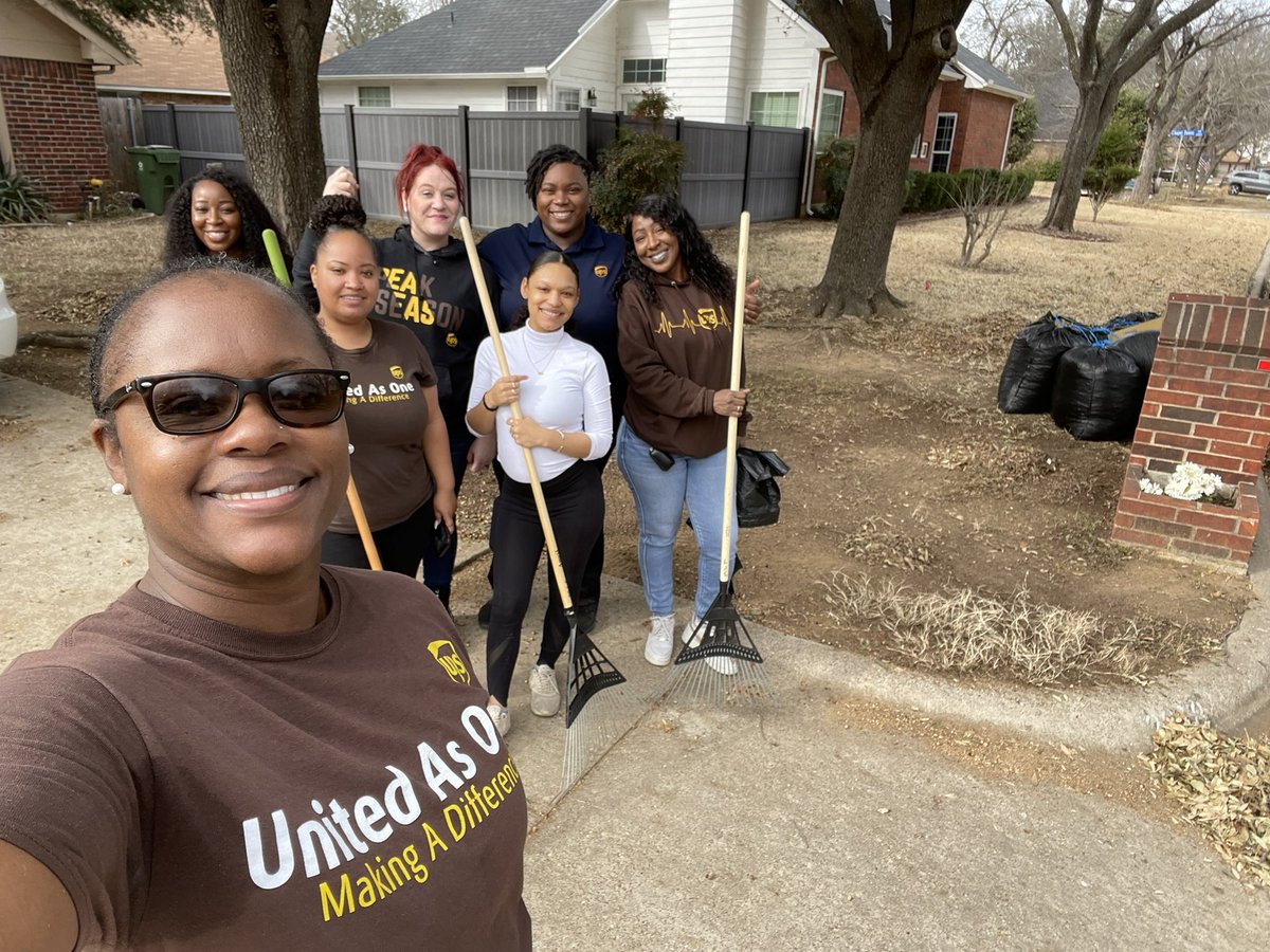 Dr. Brandit Campbell (@drbrandit) on Twitter photo The best part of MLK. We seen Driver Mike Smith from the Arlington Center delivering to one of our customers. Our PT sups from WIO showed up and showed out. <a href="/UPSers/">UPSers</a> <a href="/RedRiverUPSers/">Red River UPSers</a> <a href="/L_Crawford_/">LaShondaKCrawford</a> <a href="/CarolBTome/">Carol Tomé</a> <a href="/LouRivieccio/">Lou Rivieccio</a> <a href="/Maritz_91/">M Ramos</a> <a href="/RedRiverWomen/">RedRiverWomen</a> The best part of MLK. We seen Driver Mike Smith from the Arlington Center delivering to one of our customers. Our PT sups from WIO showed up and showed out. <a href="/UPSers/">UPSers</a> <a href="/RedRiverUPSers/">Red River UPSers</a> <a href="/L_Crawford_/">LaShondaKCrawford</a> <a href="/CarolBTome/">Carol Tomé</a> <a href="/LouRivieccio/">Lou Rivieccio</a> <a href="/Maritz_91/">M Ramos</a> <a href="/RedRiverWomen/">RedRiverWomen</a>