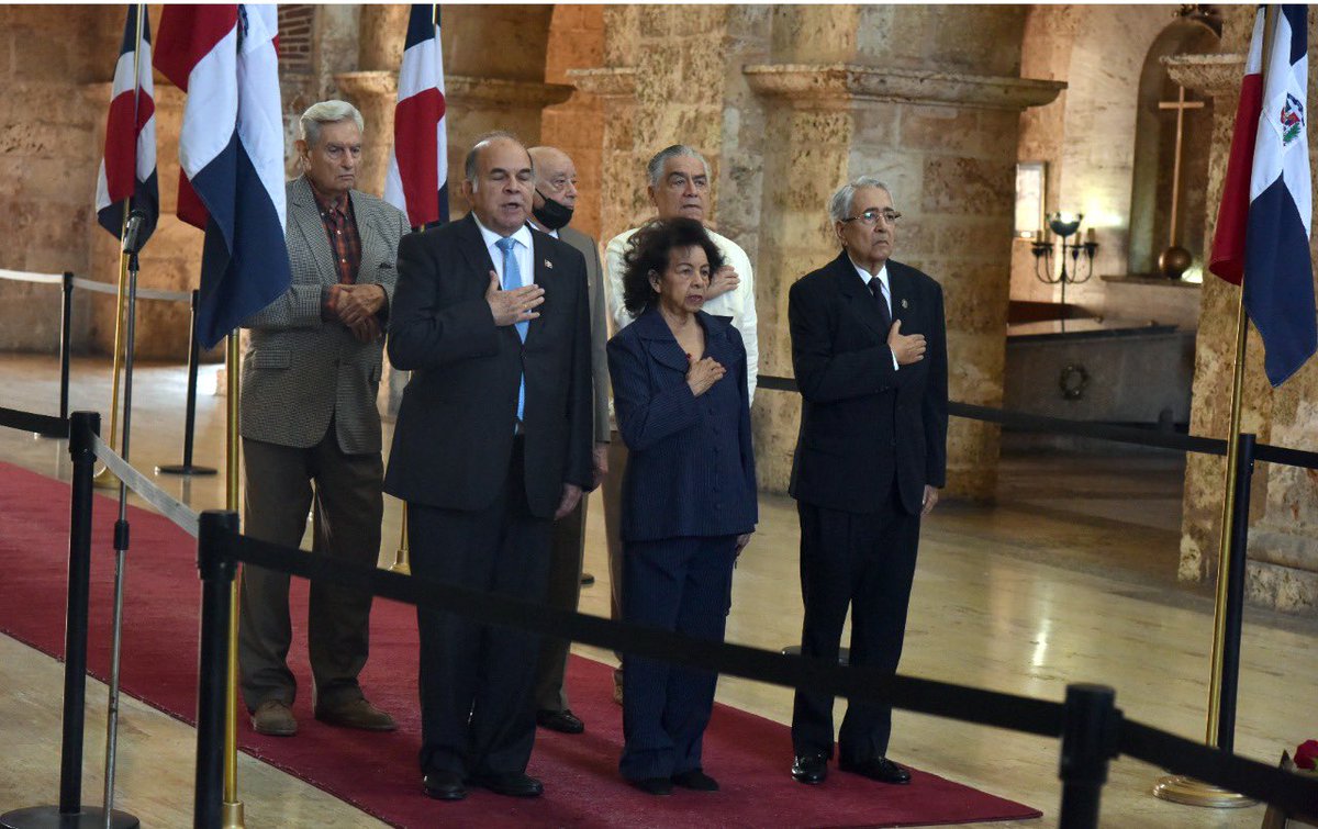 sotojimenezv's tweet photo. En los actos de la ofrenda Floral de Pro Patria con motivo del 179 aniversario del manifiesto del 16 de es enero de 1844. https://t.co/0TIsWQ8gy3