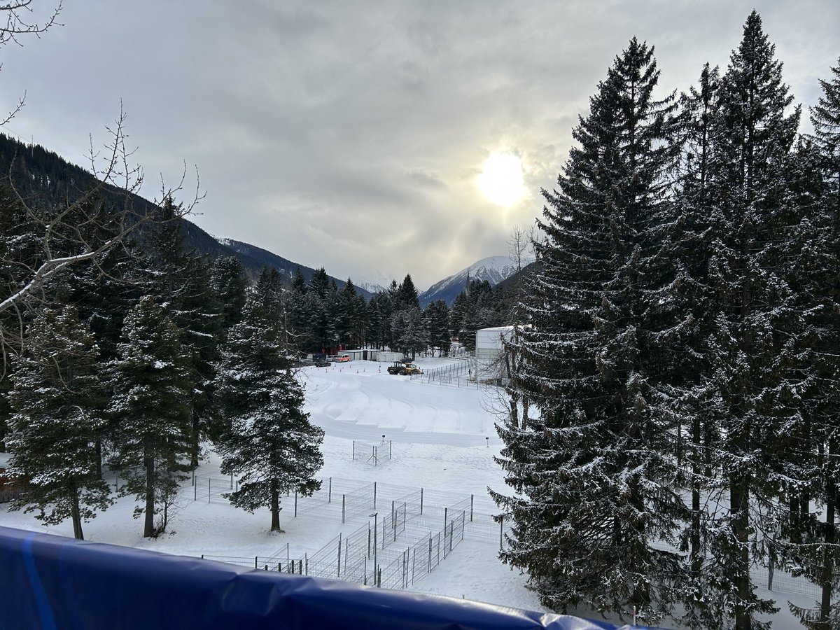 Becky Quick tweet media