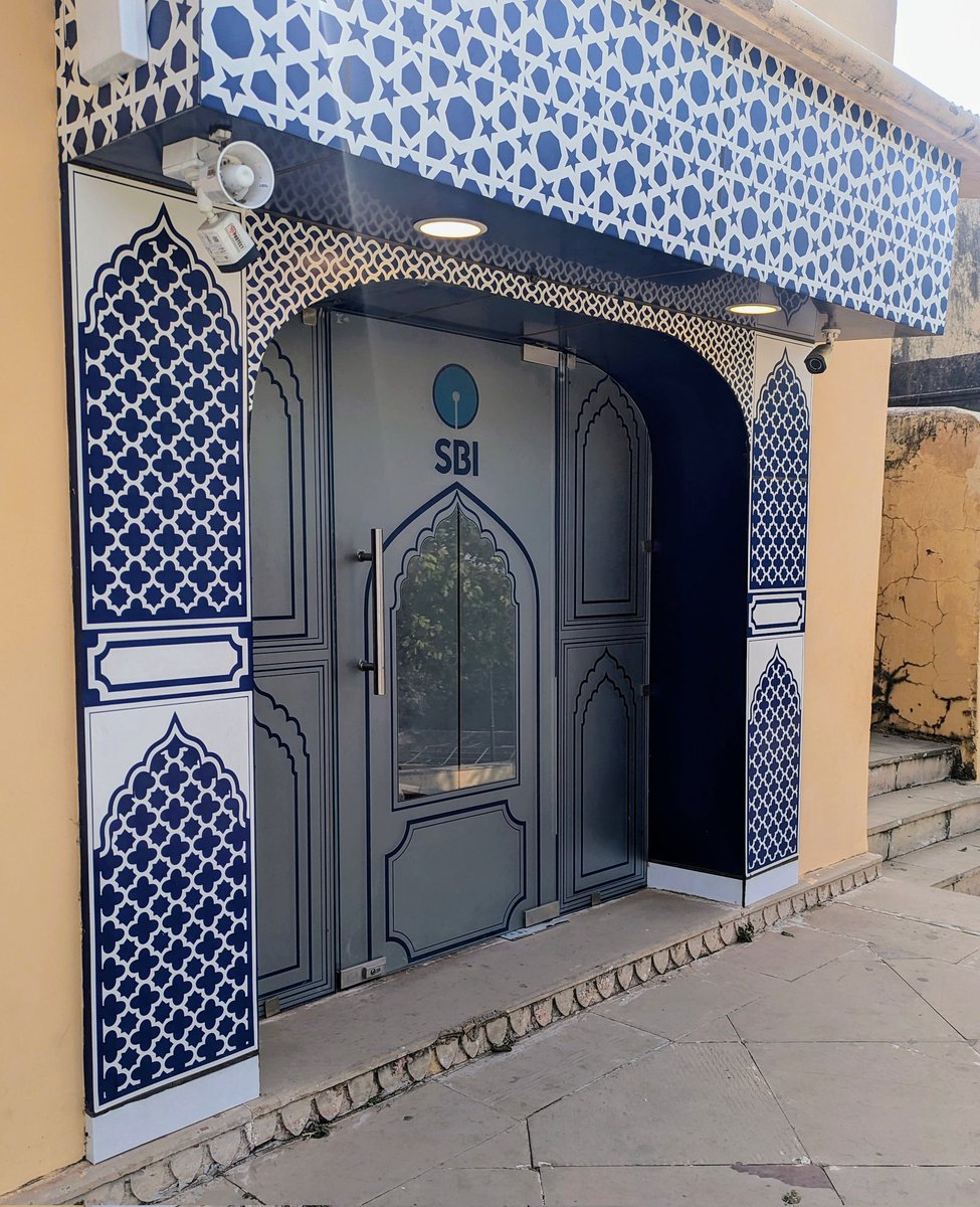 suneeratweets's tweet photo. Two minutes of appreciation for this beautiful ATM right in the middle of Nahargarh Fort, Jaipur. 
PS: It was also working, much against my assumption that a touristy place will probably have a glitchy machine. https://t.co/zLQ6CmSznA