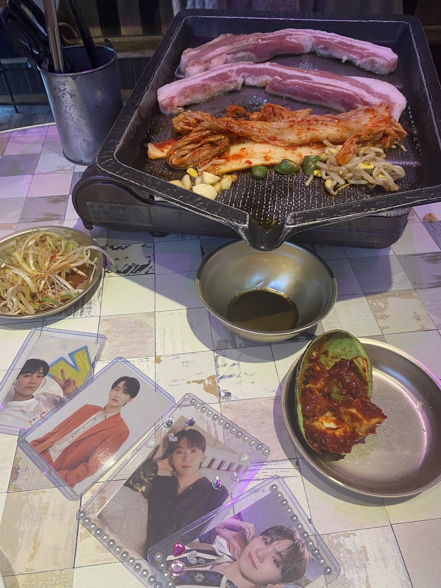 ２回目のせらっち✨
Carat会めっちゃ楽しかった🥹
料理とトレカ一緒に写真撮りたかったけど、食欲が勝って全て揃う前に撮影するという😂
また定例会しようね🍊