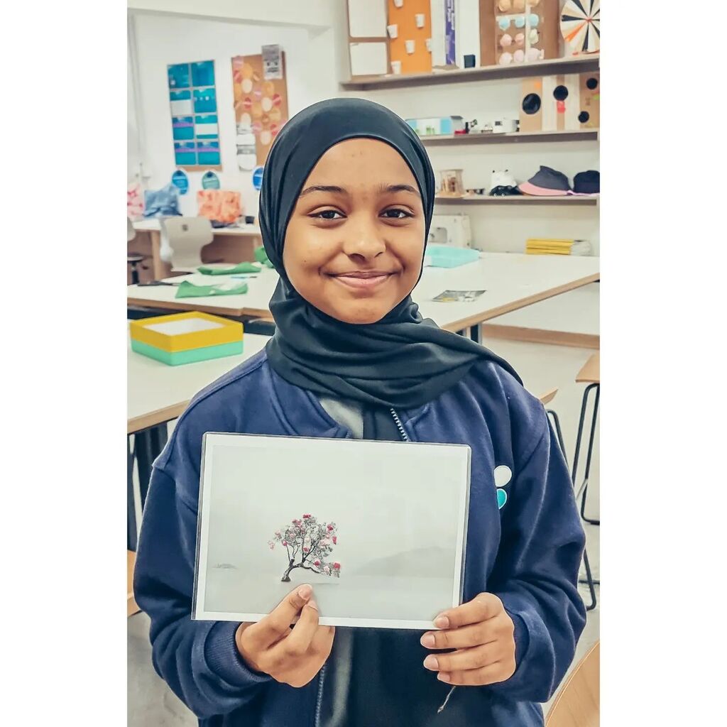 UIS_Design's tweet image. &quot;Simplicity is the ultimate sophistication!&quot; Leonardo da Vinci probably wasn&apos;t thinking of photo accent embroidery as he said that but #ItWorks

#WeAreUIS #ProudlyTaaleem #DiscoverYourPassion #StudentLeadershipProgrammes #MindsetOfTheFuture #MYPDesign #Embroidery #LessIsMore