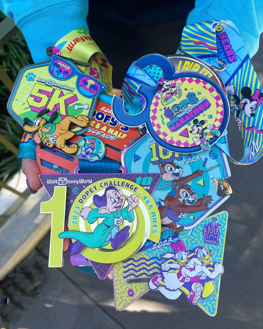 raw_threads's tweet photo. Run all the miles...earn all the medals! π€© It was too hard for our own @katemalo to pick her favorite one for #MedalMonday, we so might as well show all of them! π #RawThreads #RawThreadsClub #RunEveryDay #HalfMarathon #Marathon #MarathonTraining #5k #10k #motivation https://t.co/SsrQq4vgmk