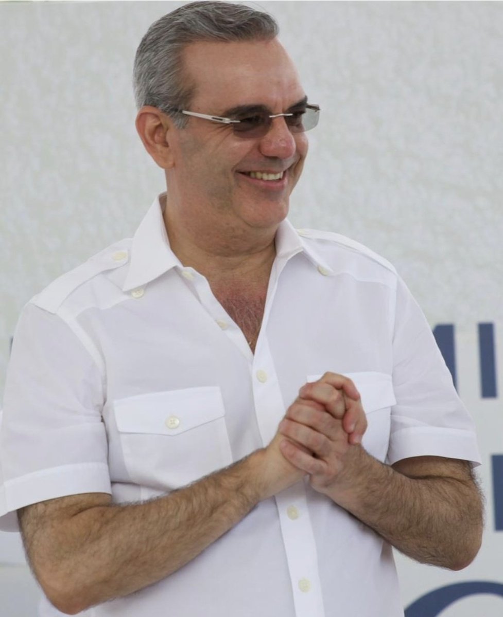 JuniorMtnez02's tweet photo. #FrasedelDía
"En está gestión de gobierno se eficientizan las instituciones y además nos rinde el dinero"
@luisabinader
¡En la inauguración del Centro de Formación Mamá Tingo!
#EstamosCambiando #NoMiresPaAtras #LuisAbinader #NoRoba https://t.co/P2HPBHcMfp