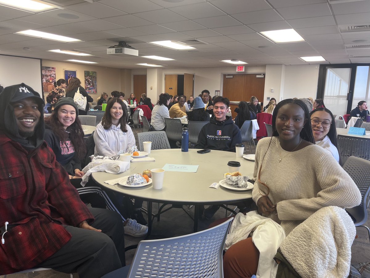 FantaAwNAFSA's tweet photo. On this MLK day of Service, proud of ⁦@AmericanU⁩ students doing their part to be of service. A reminder that service is a mindset. https://t.co/hkGrED3aoT