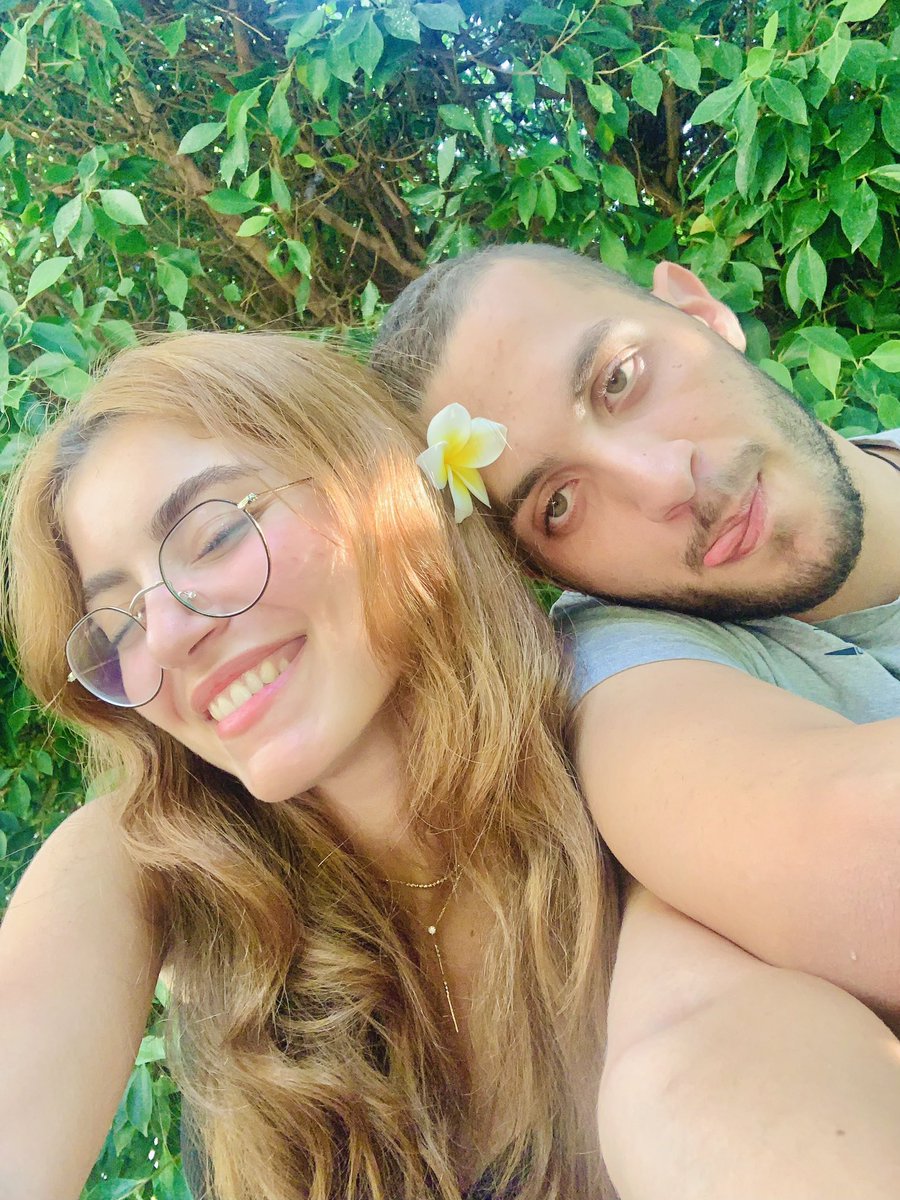 sellowmat2ello's tweet photo. I miss my bestfiwiwkshsjfriend😒 https://t.co/WFlsDyMKke