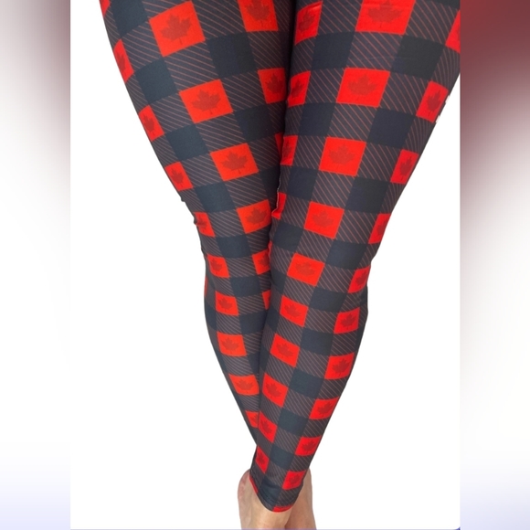 BoBlake20712955's tweet photo. So good I had to share! Check out all the items I'm loving on @Poshmarkapp from @DynamiteLeggin1 #poshmark #fashion #style #shopmycloset #dynamiteleggings #balenciaga #reitmans: https://t.co/5l5iPXTo4s https://t.co/VaalExTyeA