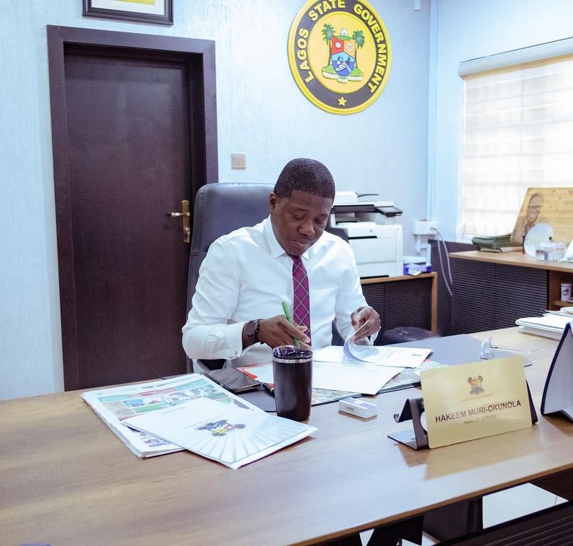 LagosHOS's tweet photo. May this new week bring you blessings untold. 

- Mr. Hakeem Muri Okunola (HOS LASG)

#MondayMotivation #LagosCivilService #OHOS #ForAGreaterLagos https://t.co/v91OqxGtjc